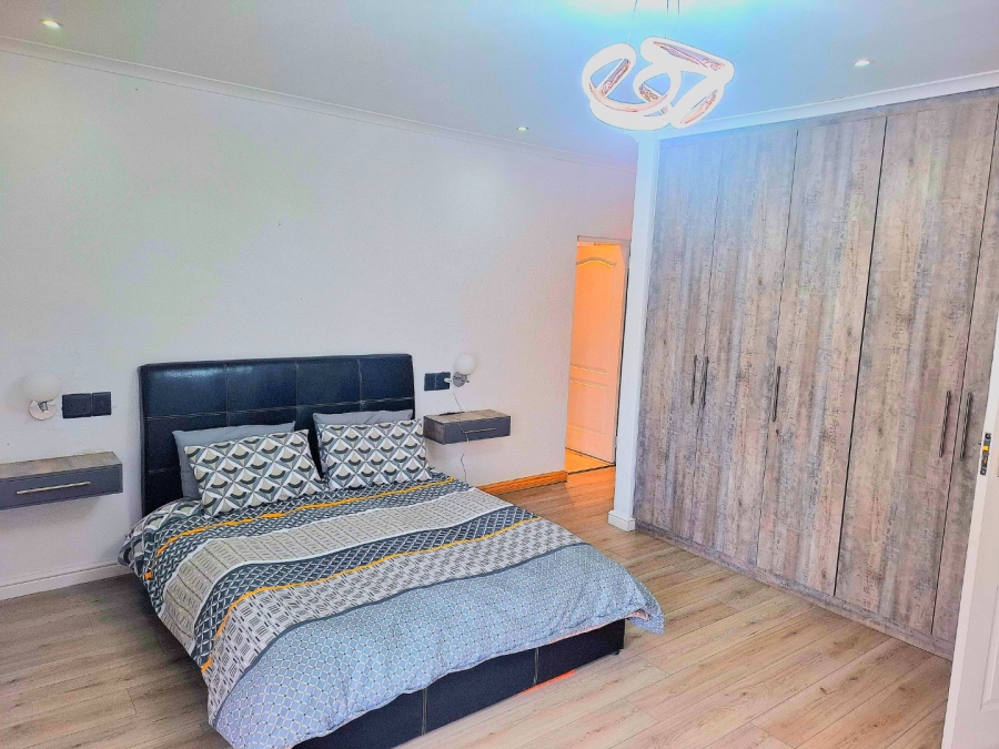 4 Bedroom Property for Sale in Welgelegen 3 Western Cape
